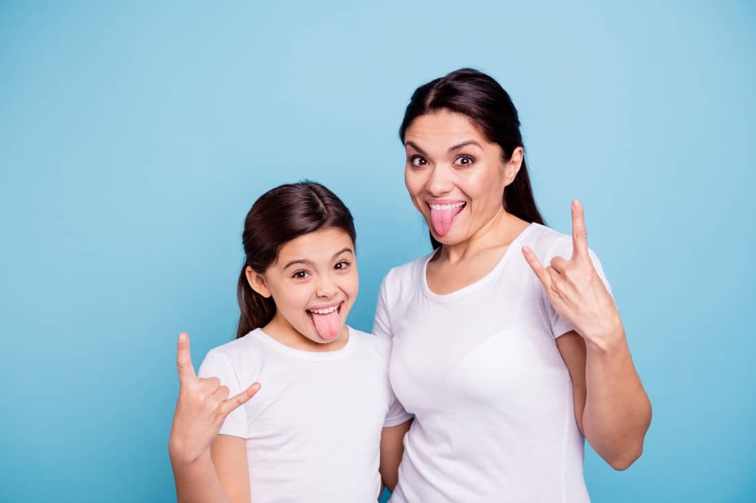 Brush your tongue can be good for your oral health.